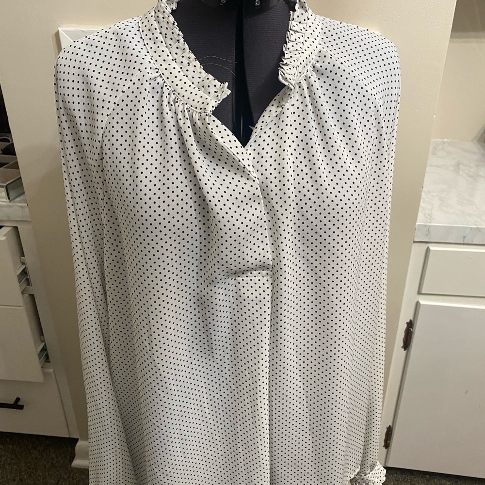 Marled White with black polka dots blouse